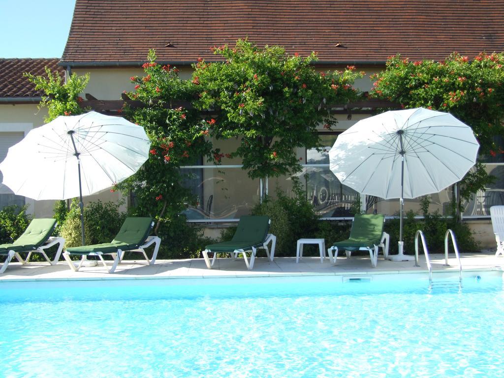 L'Oustal De Vezac Hotel Exterior photo